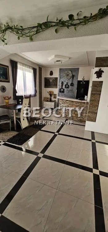 Kanarevo Brdo | 4zida.rs