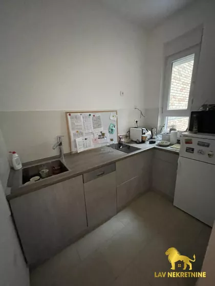MAKSIMA GORKOG | 4zida.rs
