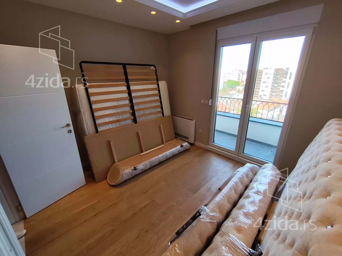 Petosoban stan | 4zida