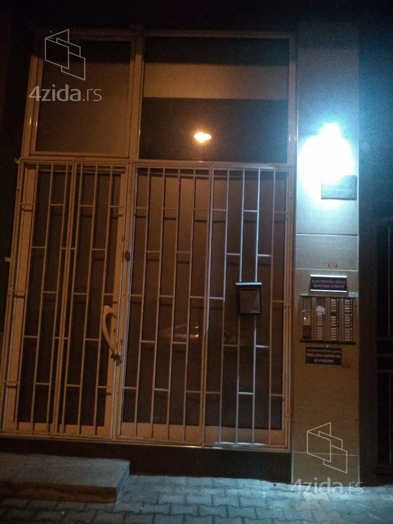 Lokal | 4zida