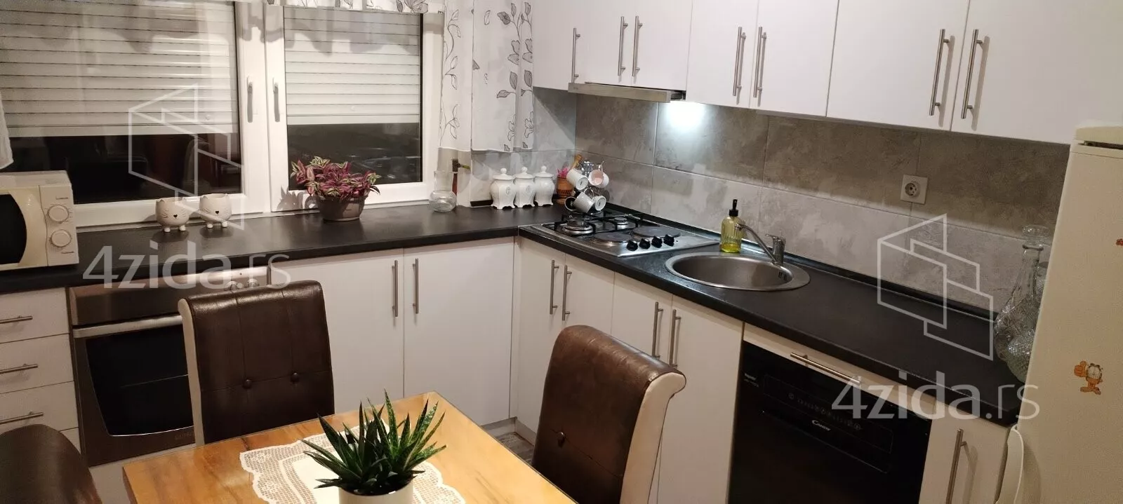 Dvoiposoban stan | 4zida