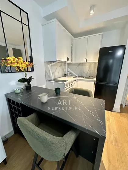 Milana Rakića | 4zida.rs