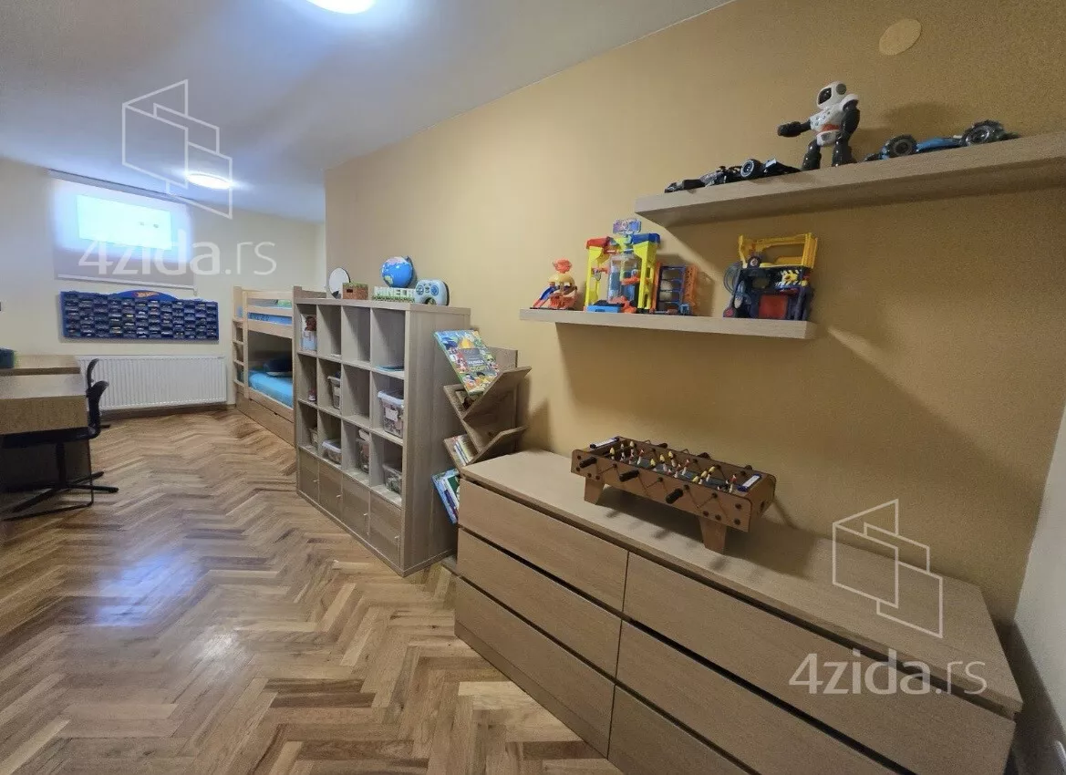 Troiposoban stan | 4zida