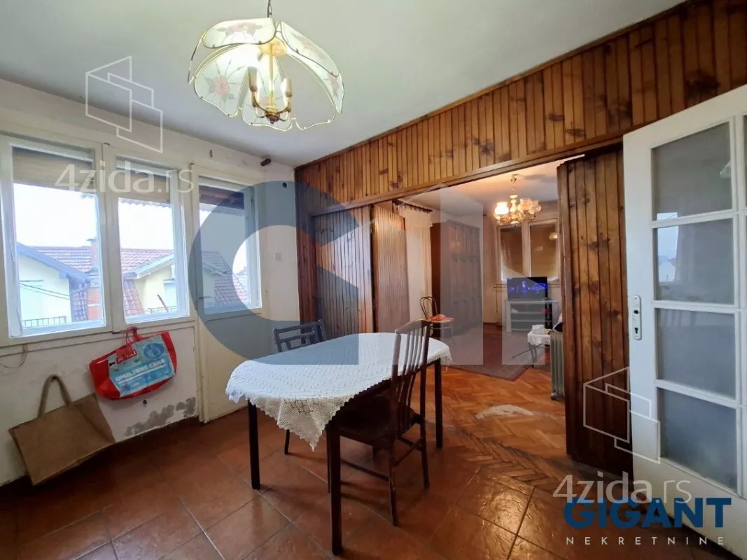 Petosoban stan | 4zida