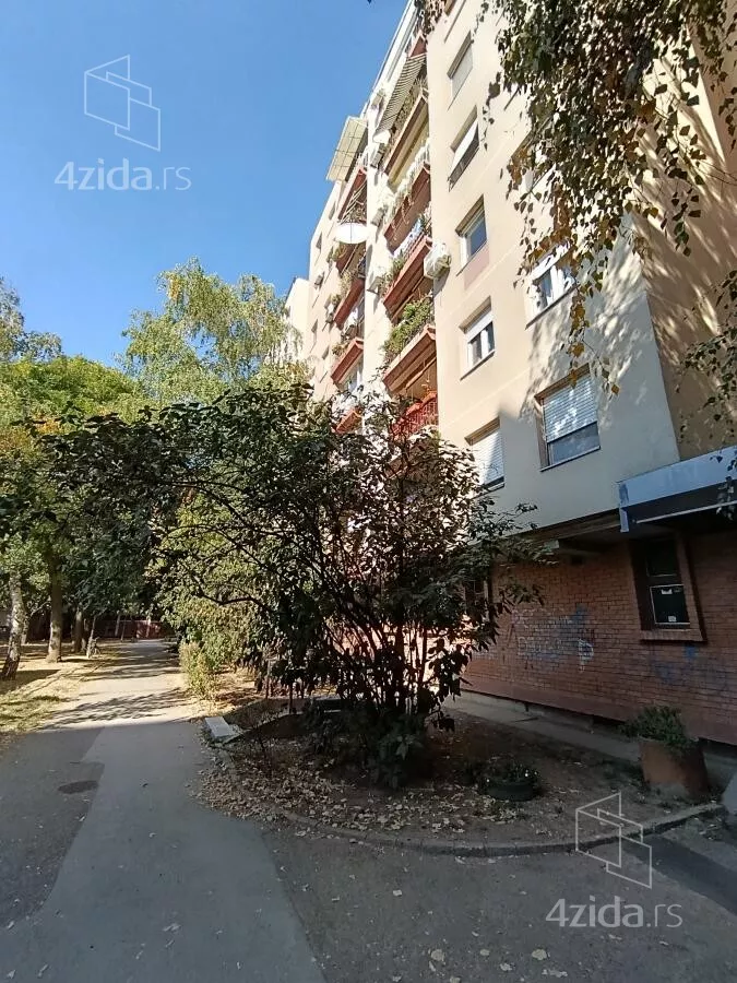 Troiposoban stan | 4zida