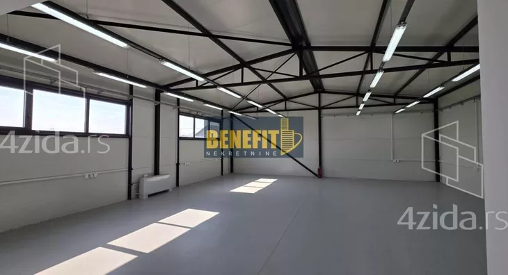 Poslovna zgrada | 4zida