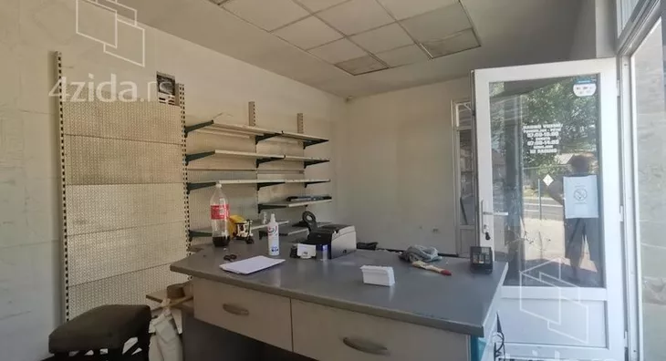 Poslovna zgrada | 4zida