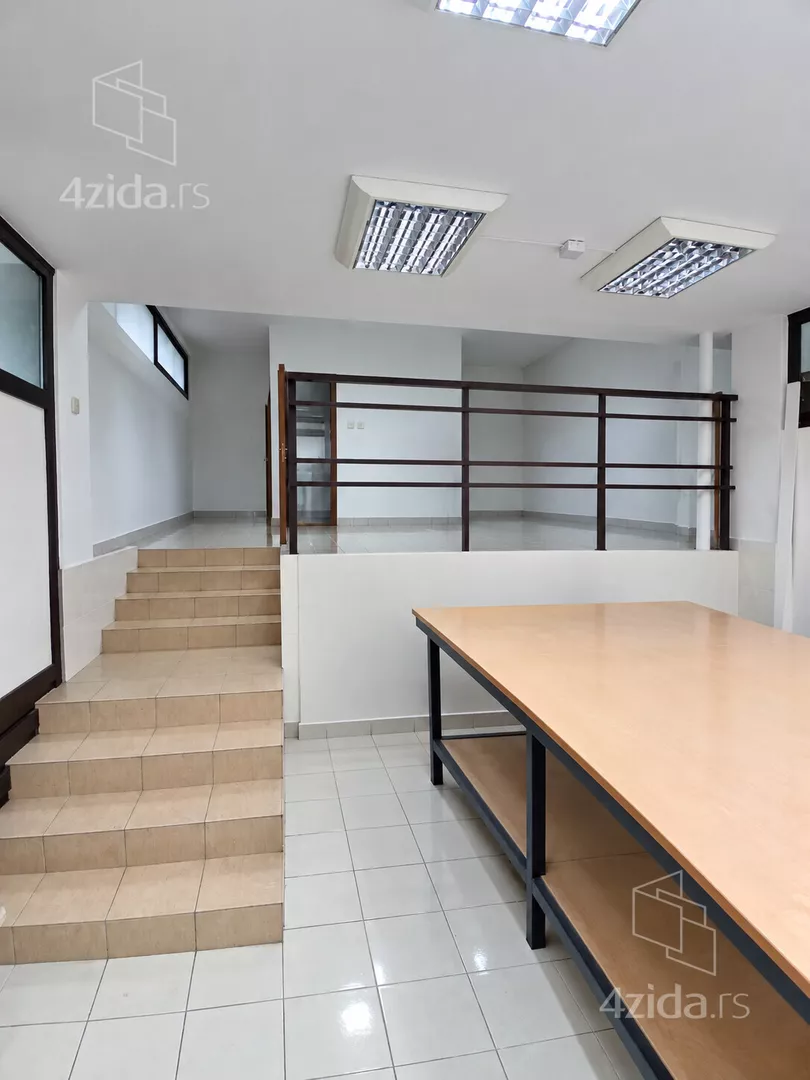 Lokal | 4zida