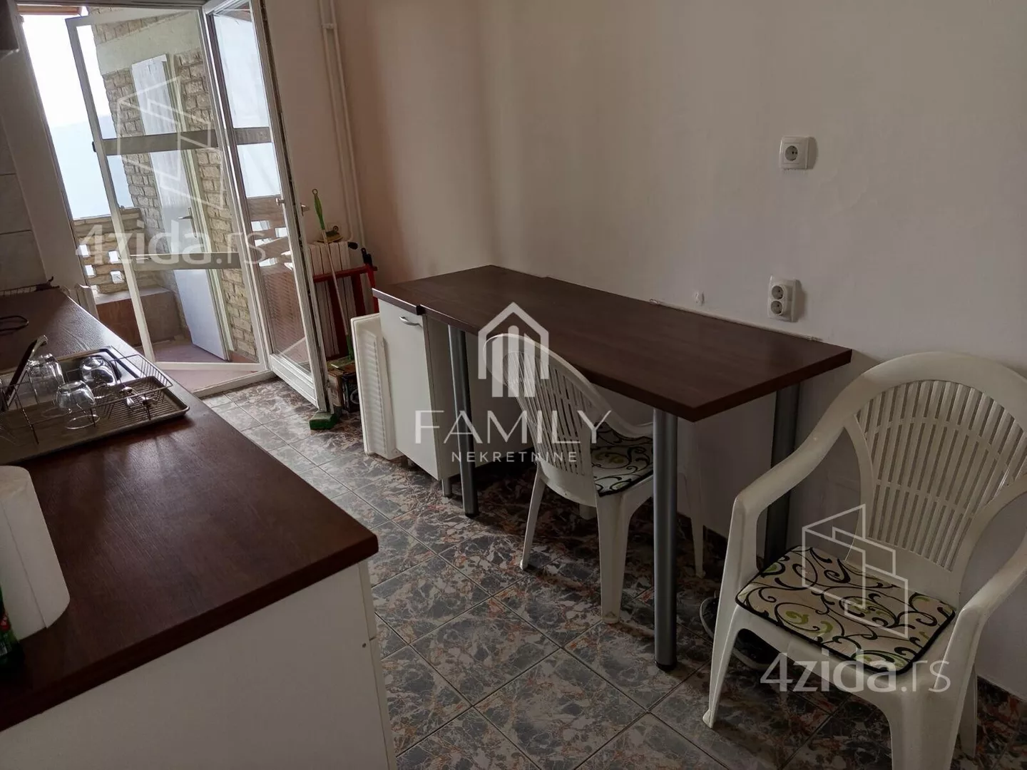 Četvoroiposoban stan | 4zida