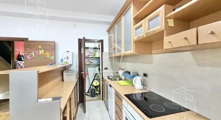 3-etažna kuća | 4zida