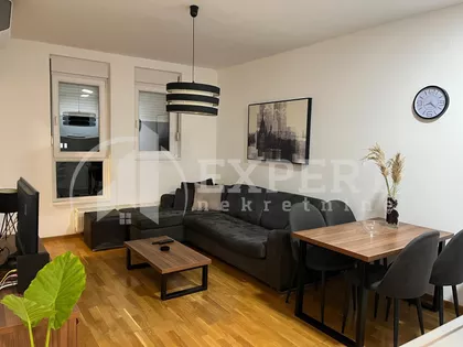 Sestre Baković | 4zida.rs