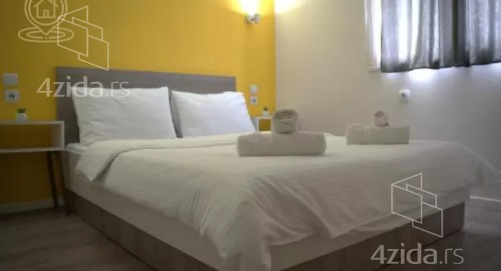 Poslovna zgrada | 4zida