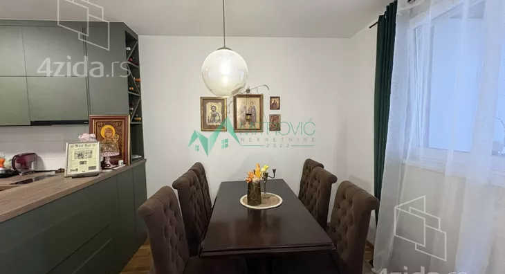 Troiposoban stan | 4zida