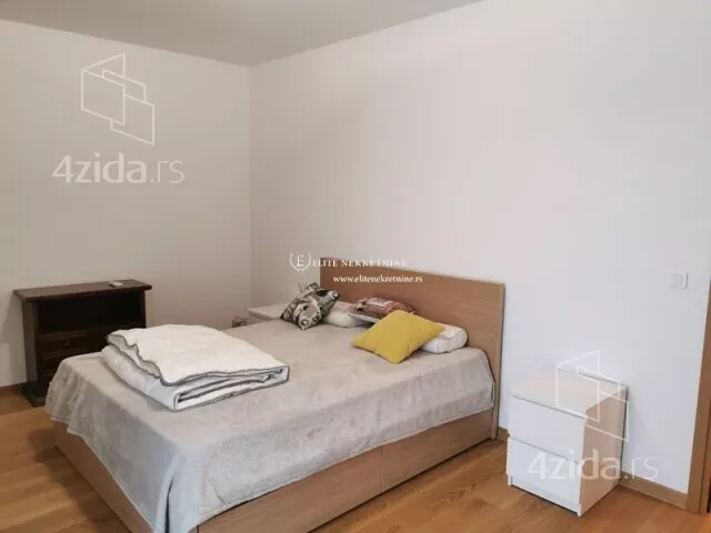 Četvoroiposoban stan | 4zida