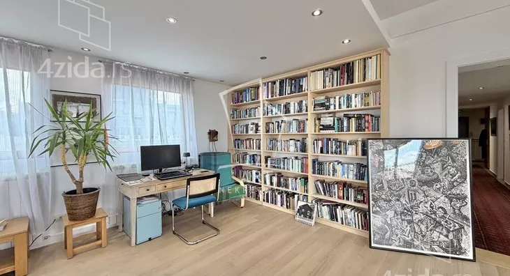 Četvoroiposoban stan | 4zida