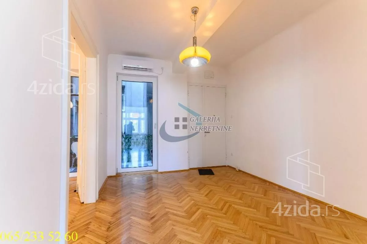 Četvoroiposoban stan | 4zida