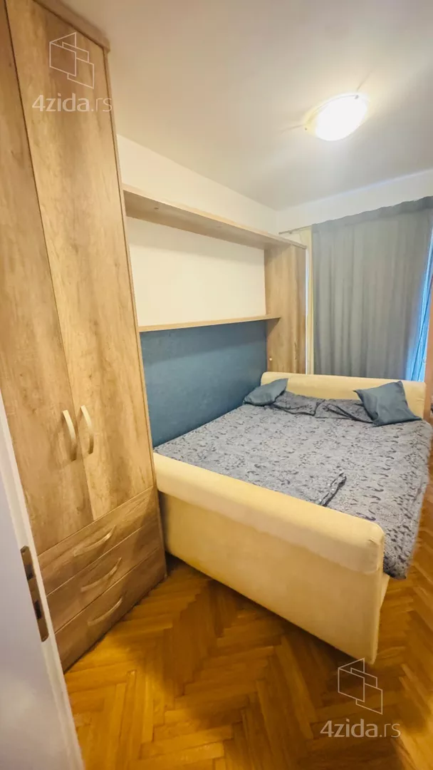 Četvoroiposoban stan | 4zida