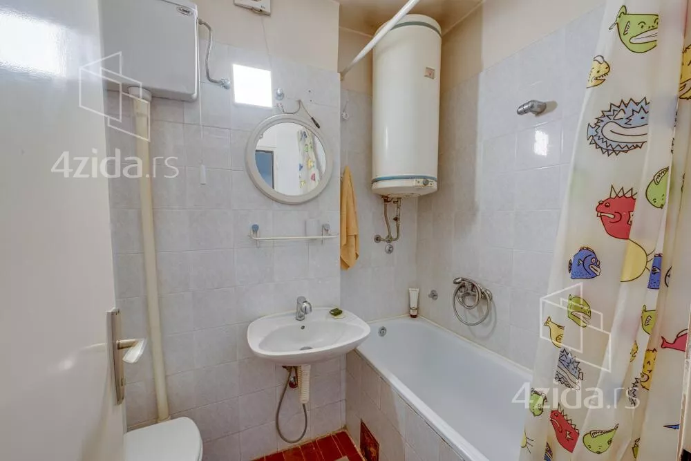 Troiposoban stan | 4zida