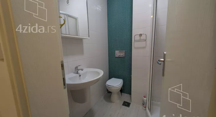 Šestosoban stan | 4zida