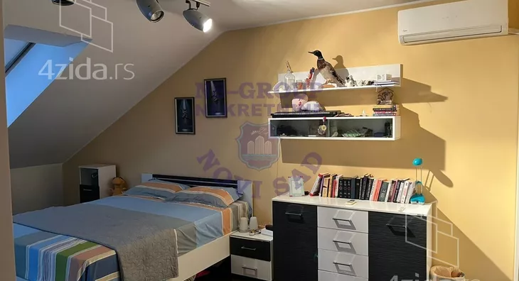 Sedmosoban stan | 4zida