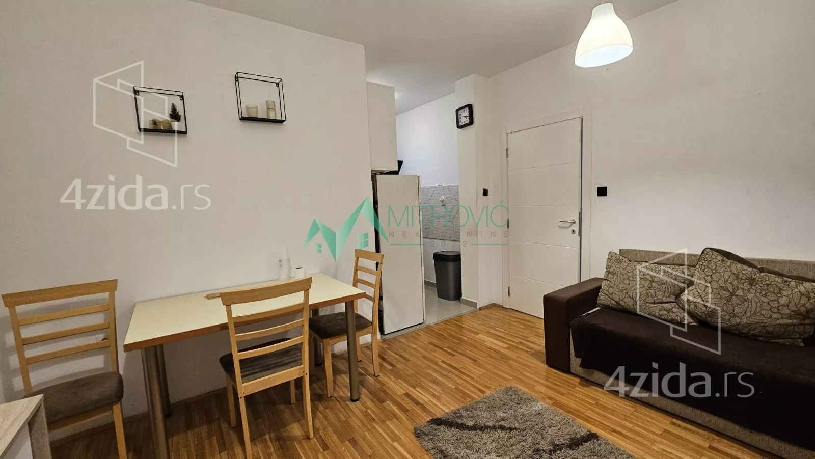 Troiposoban stan | 4zida