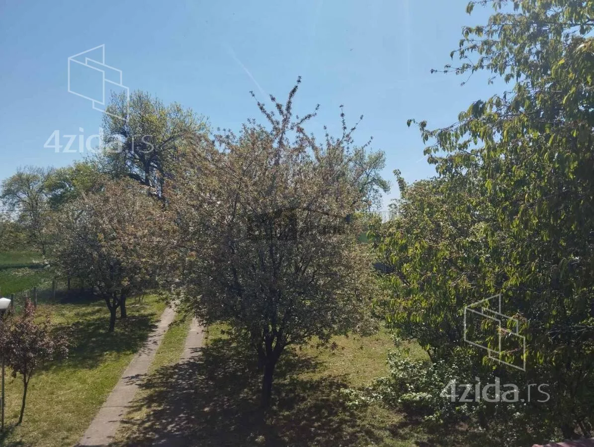 Plac | 4zida