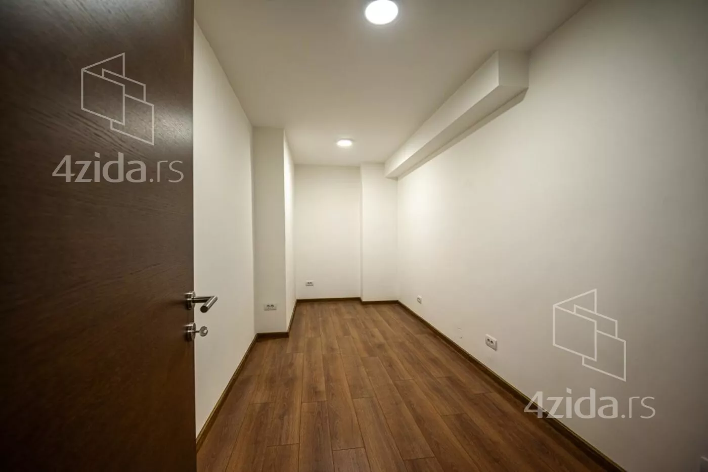 Četvoroiposoban stan | 4zida