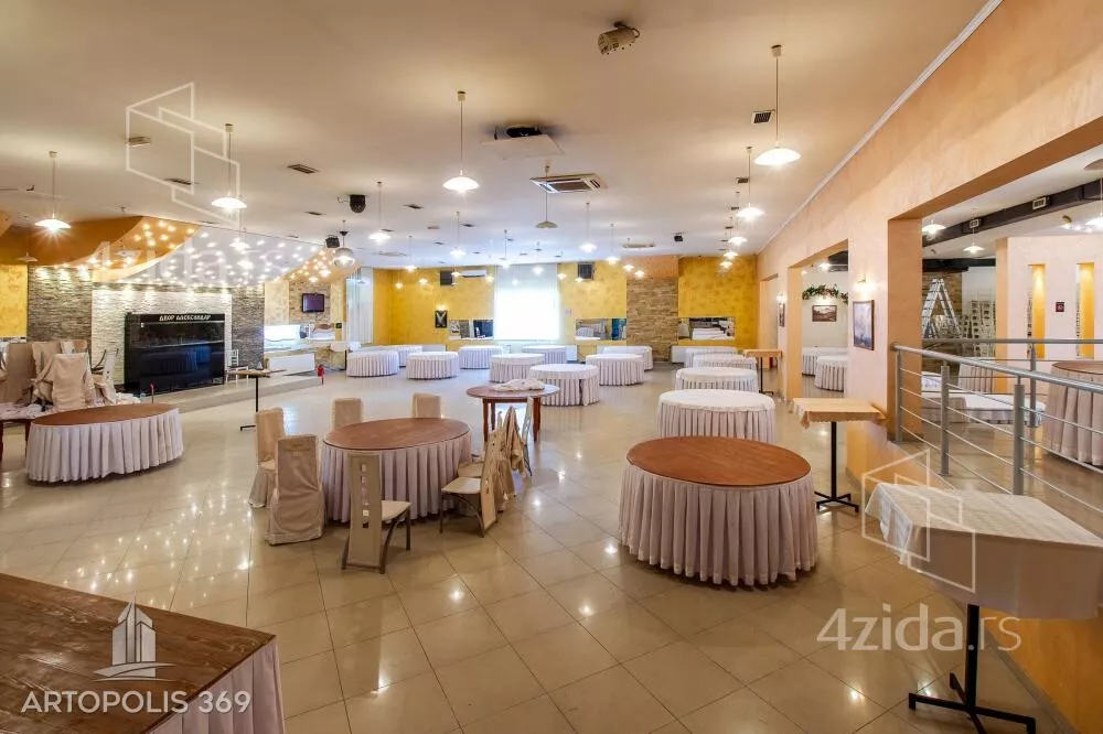 Poslovna zgrada | 4zida