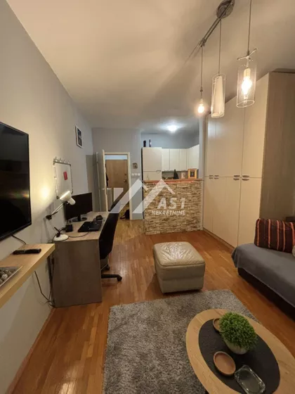 Valentina Vodnika | 4zida.rs