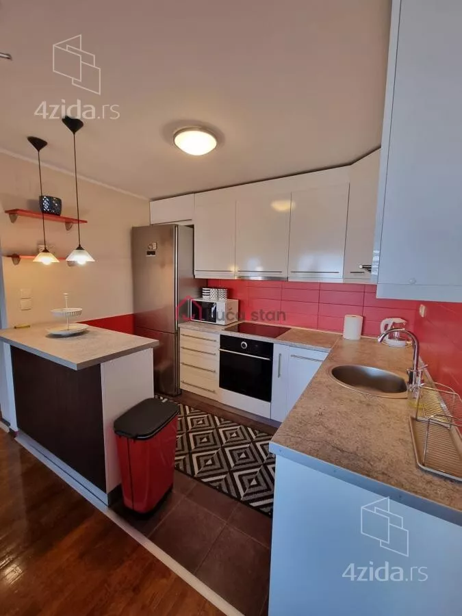 Petosoban stan | 4zida