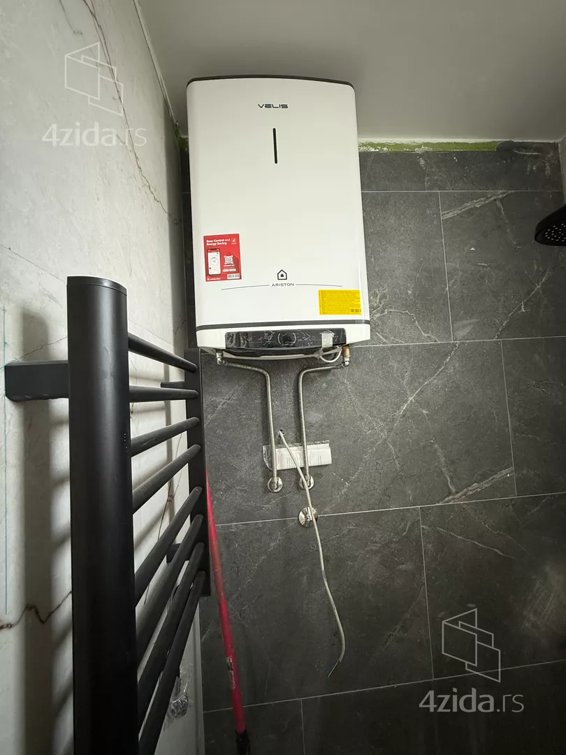 Šestosoban stan | 4zida