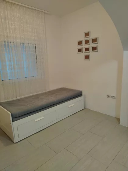 Petra Drapšina | 4zida.rs