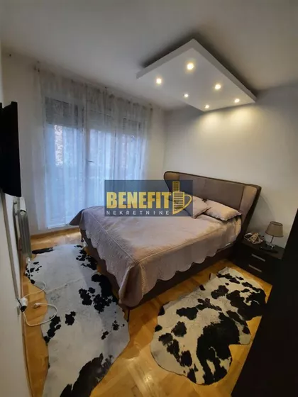 Crveni Krst Vračar | 4zida.rs