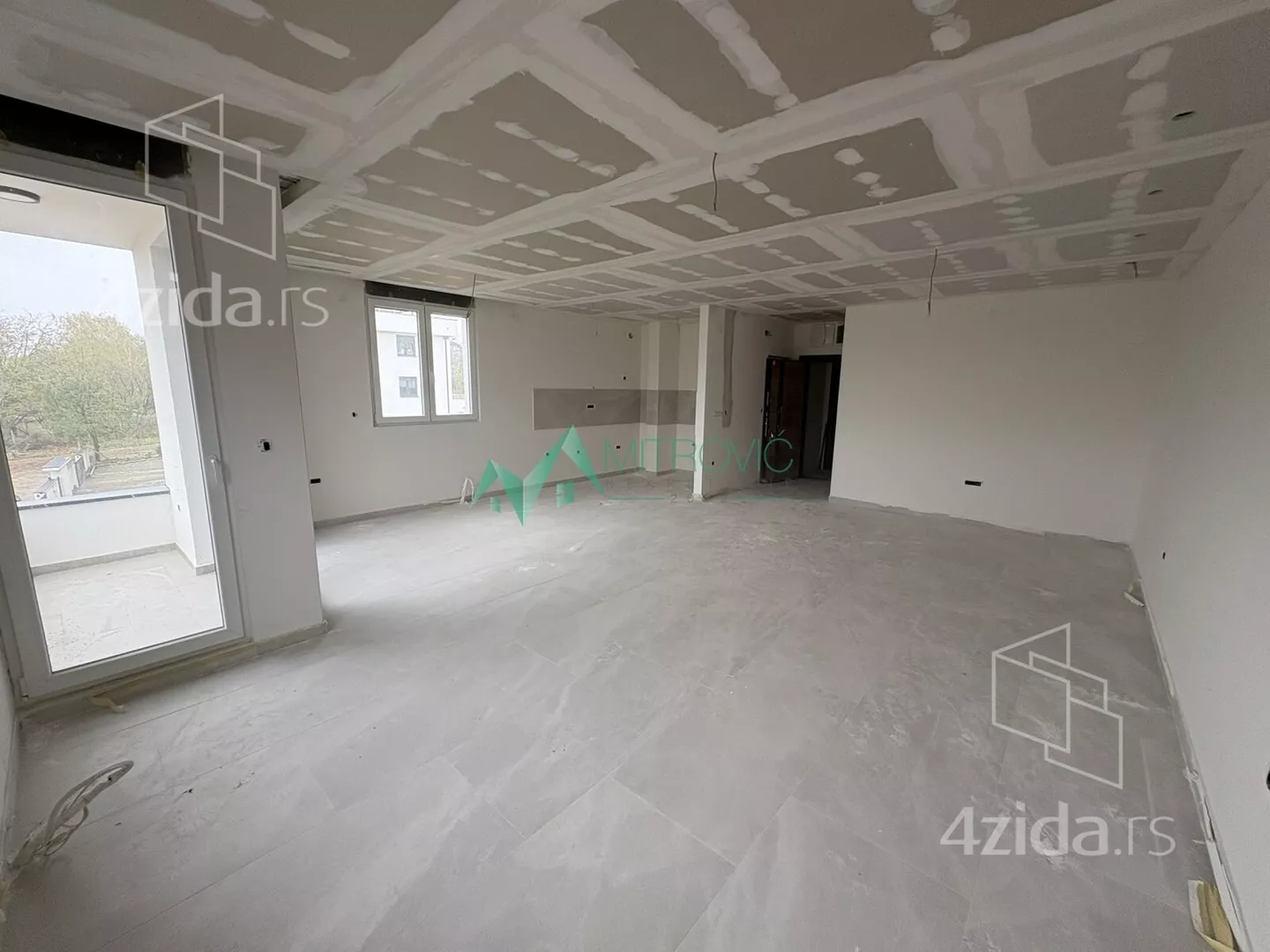 Četvoroiposoban stan | 4zida