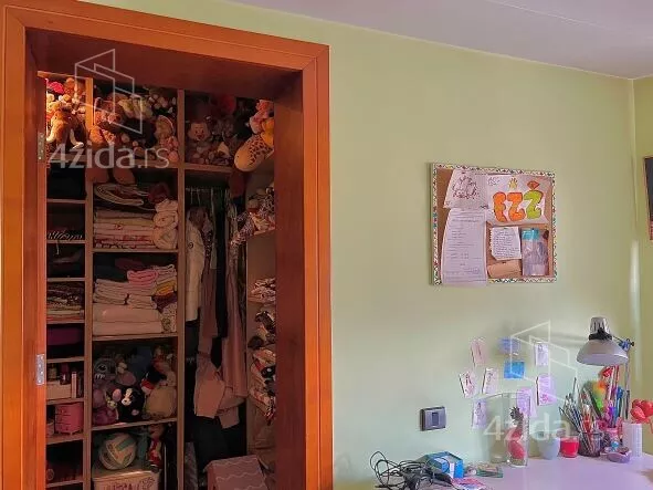 Šestosoban stan | 4zida