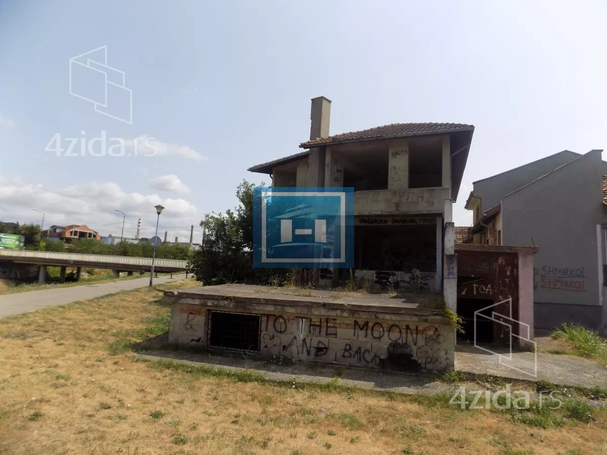 Poslovna zgrada | 4zida