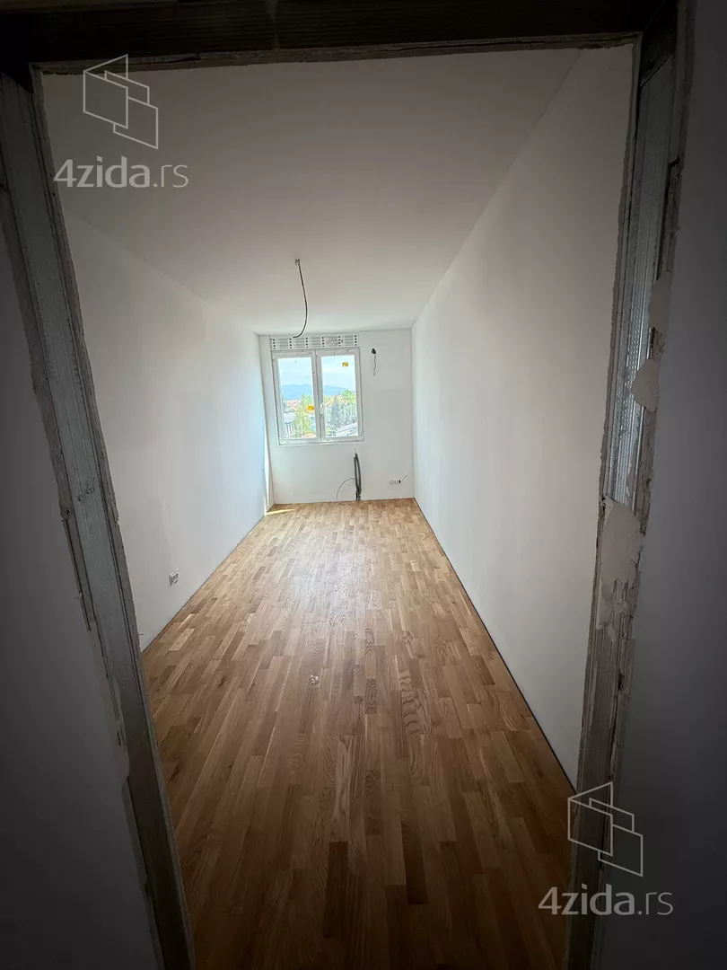 Šestosoban stan | 4zida