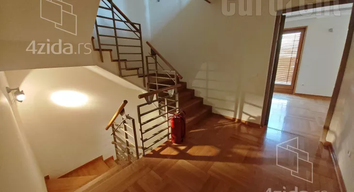 4-etažna kuća | 4zida