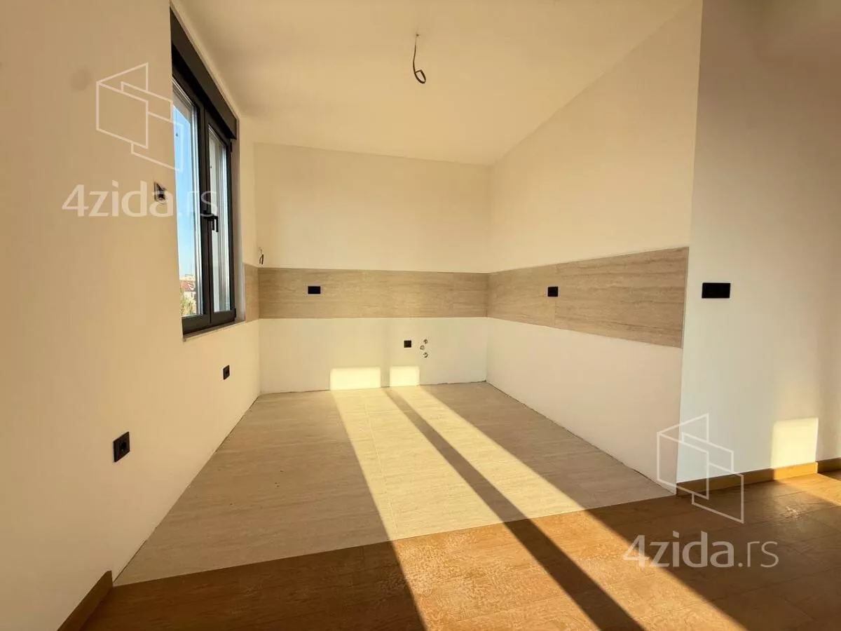 Petosoban stan | 4zida