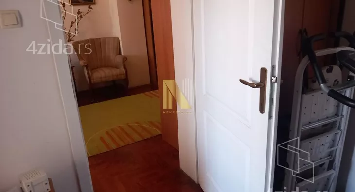 Četvoroiposoban stan | 4zida