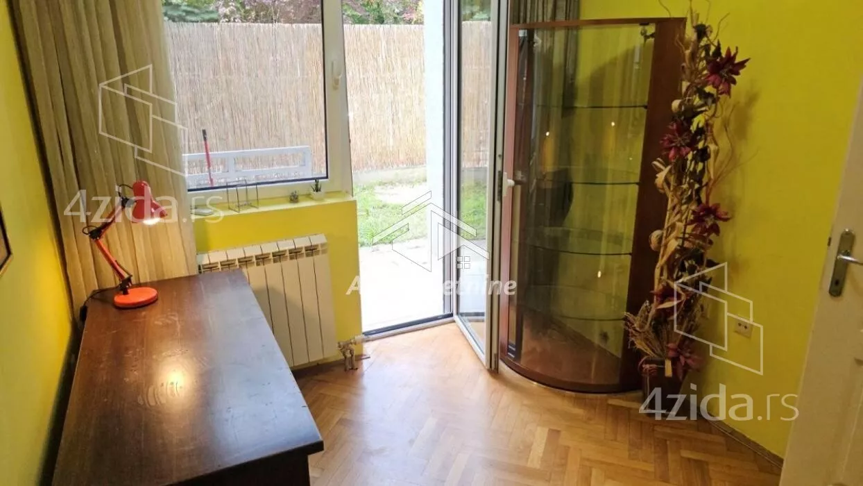 Četvoroiposoban stan | 4zida