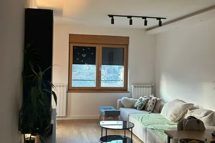 Tošin Bunar | 4zida.rs