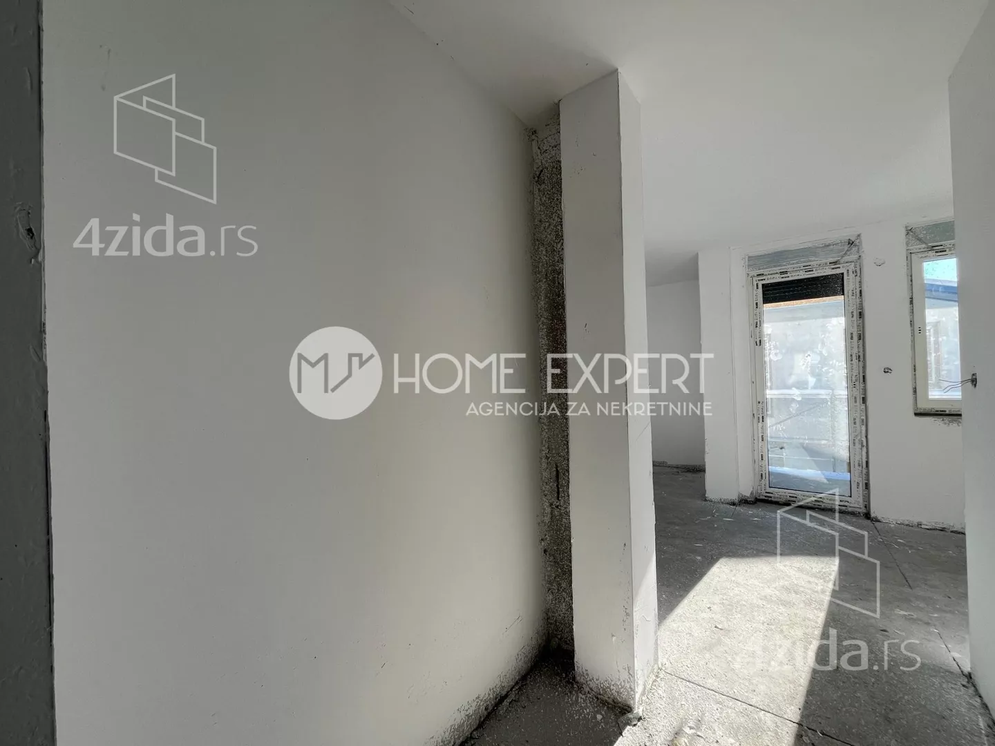 Šestosoban stan | 4zida