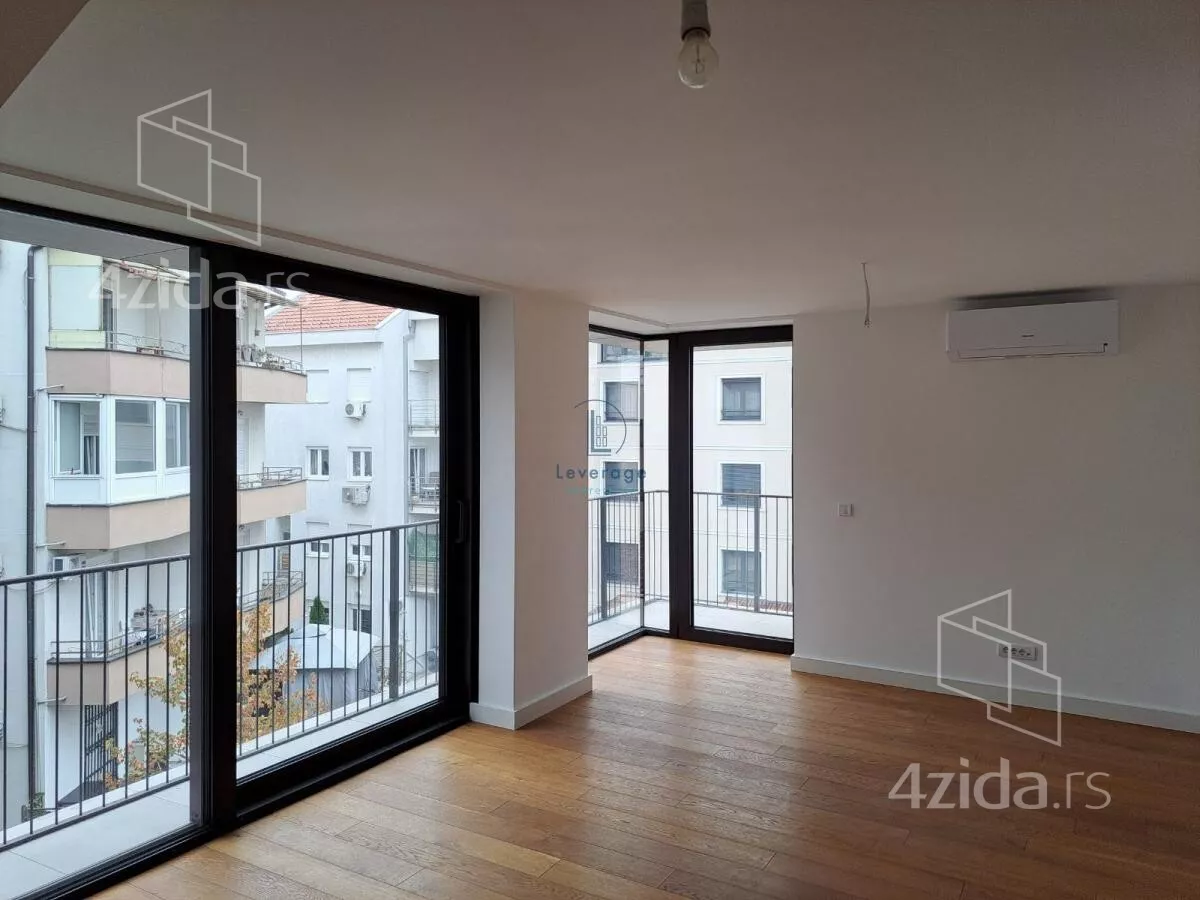 Petosoban stan | 4zida