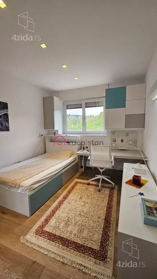 Četvoroiposoban stan | 4zida