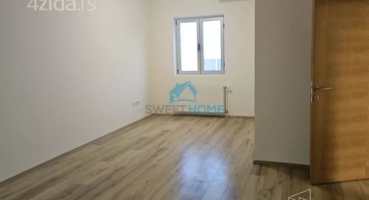 Poslovna zgrada | 4zida