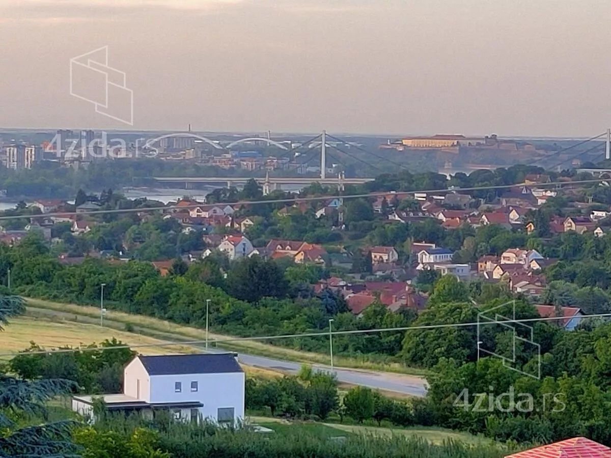 Plac | 4zida