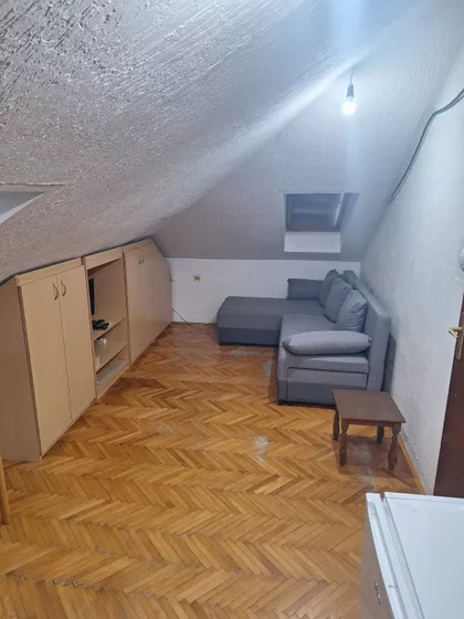 Velikotrnavska | 4zida.rs