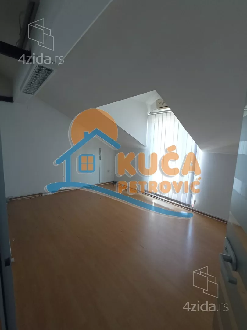 Lokal | 4zida