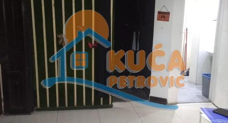 Lokal | 4zida